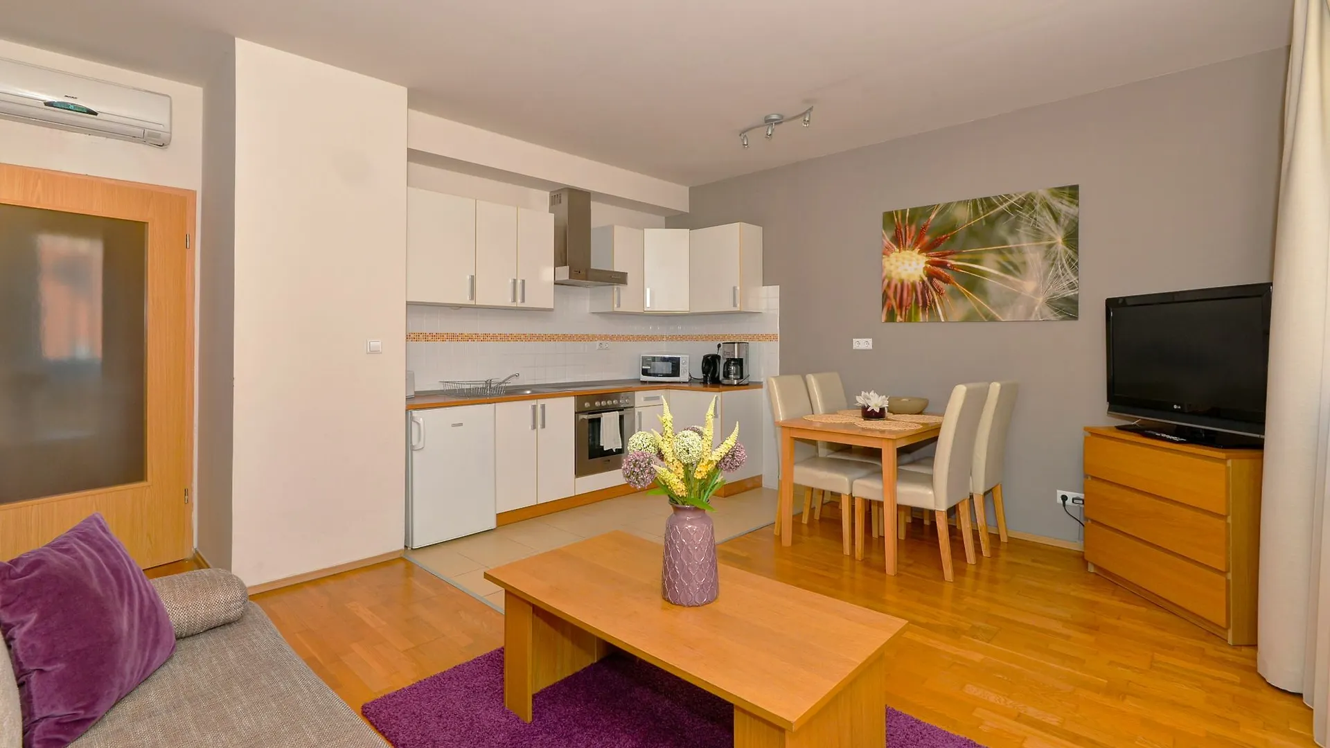 Central Passage Apartments Budapest 0*,  Ungern